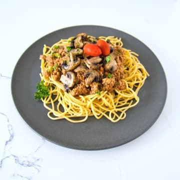 Lean Ground Turkey in Marinara with Veggie Pasta and Mushrooms